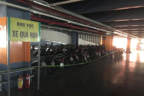 Hàng trăm xe máy bị 'bỏ rơi', thành 'cục nợ' ở sân bay Tân Sơn Nhất