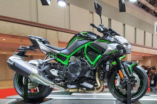 Cận cảnh siêu nakedbike Kawasaki Z H2, sức kéo khủng hơn Ninja H2