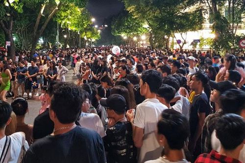 Không gian đi bộ khu vực Hồ Gươm: Tăng tính kết nối, giảm thiểu hạn chế