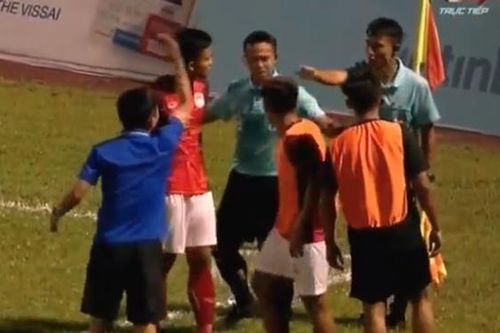 Xem lại bàn thắng không được công nhận khiến Phố Hiến tan mộng dự V-League