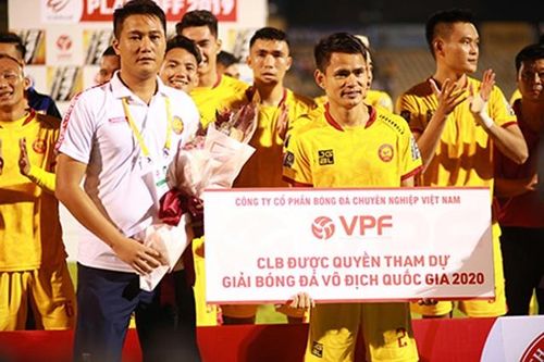 Thắng sát nút Phố Hiến, Thanh Hóa trụ hạng thành công V-League