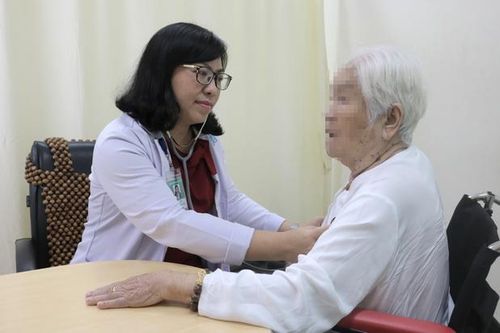Khoảng 20 đến 40 % người bệnh đái tháo đường bị biến chứng thận