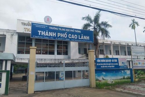 Kỷ luật cô giáo vụ học sinh đề nghị đổi giáo viên chủ nhiệm vì bị lạm thu