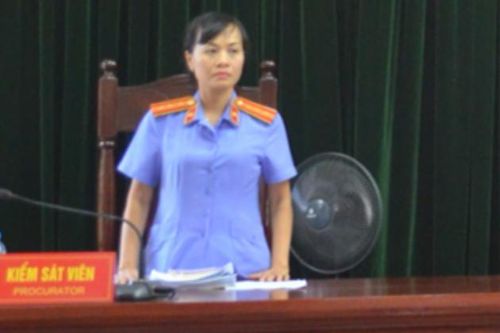 Nữ Kiểm sát viên chia sẻ kinh nghiệm giải quyết loại án 'nhạy cảm'