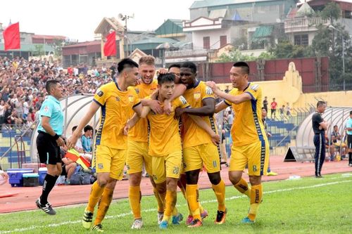 Trận play-off giữa Thanh Hóa và Phố Hiến: Kẻ khóc, người cười