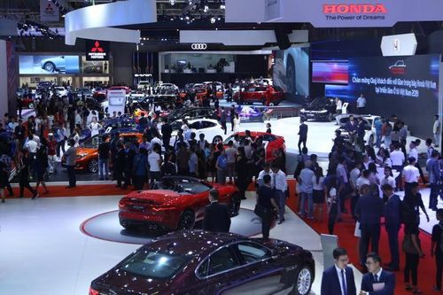 Hơn 200.000 lượt khách tham quan Triển lãm ô tô Việt Nam 2019