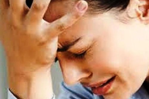 Bênh cháu nội, bố chồng dạy bảo con dâu bằng nắm đấm