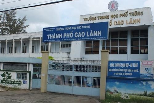 Kỷ luật giáo viên thu một số khoản tiền học sinh chưa đúng quy định