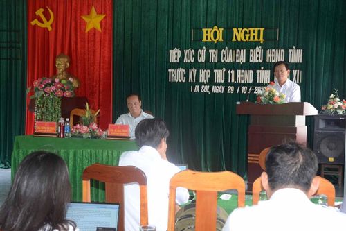 Chủ tịch HĐND tỉnh Dương Văn Trang tiếp xúc cử tri tại huyện Phú Thiện