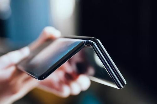 Ngỡ ngàng với mẫu smartphone thiết kế táo bạo chưa từng có