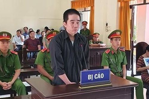 Mâu thuẫn khi xây mộ, người chết kẻ vào tù