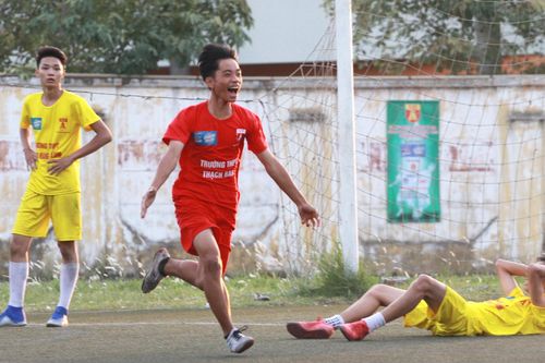 Hóa giải bế tắc, THPT Thạch Bàn liên tục 'xé lưới' đối phương