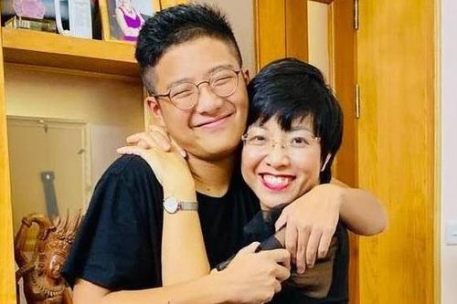 MC Thảo Vân: 'Con trẻ tập hút thuốc không phải điều bất ngờ'