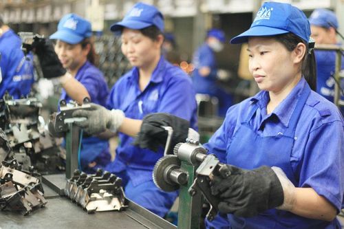 Đề nghị Quốc hội thương cả hiện tại và lâu dài đối với người lao động