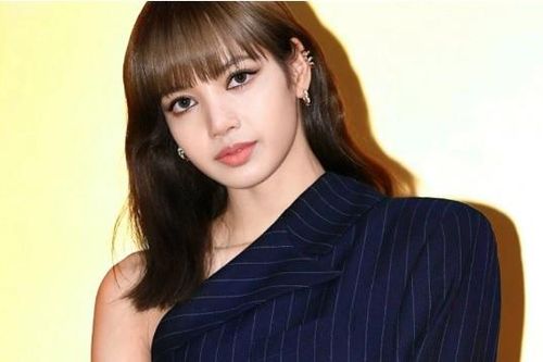 Lisa Blackpink khoe nhan sắc tựa 'nữ thần' trong sự kiện mới
