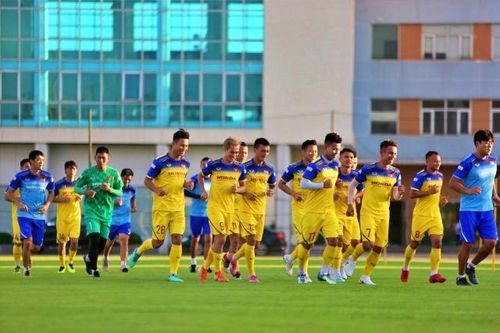 Đội tuyển Việt Nam không đủ quân số trong buổi tập đầu tiên