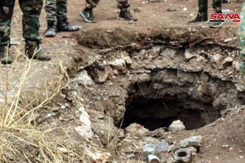 Syria phát hiện mạng lưới đường hầm của IS chứa vũ khí ở Deir Ezzor