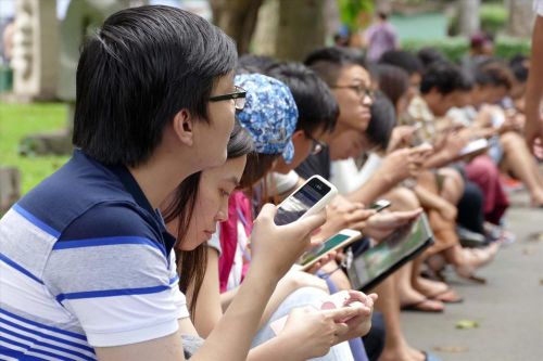 Tỉnh táo trong thế giới ảo