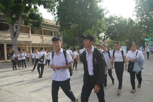 Bình Định cho học sinh nghỉ học để tránh bão
