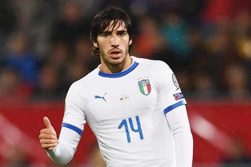 MU vung 40 triệu bảng chiêu mộ 'Pirlo mới'