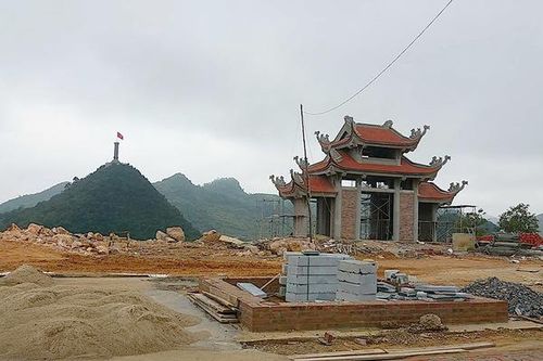 Ngổn ngang công trường phá núi xây chùa Lũng Cú 800 tỷ