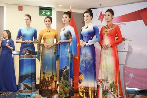 Di sản văn hóa Thổ Nhĩ Kỳ hiện diện trên áo dài Việt