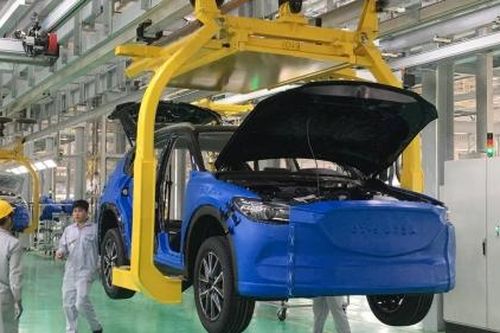 Ngành ô tô vẫn loay hoay với nội địa hóa
