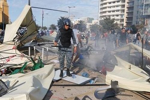 Biểu tình tạm lắng sau khi Thủ tướng Lebanon từ chức