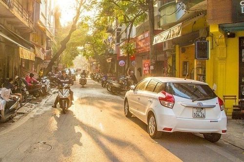 Hà Nội đêm lạnh, ngày nắng khô