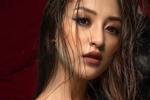 Vẻ nóng bỏng đến nghẹt thở của 'vợ tư tin đồn' được cho là sắp lên xe hoa với Hiệp Gà