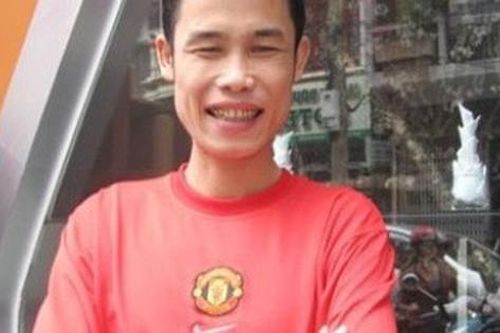 Hiệp Gà phủ nhận tin đồn cưới vợ lần 4, chỉ 'làm màu' chụp ảnh cùng gái lạ