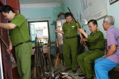 Nỗi đau dai dẳng từ súng tự chế