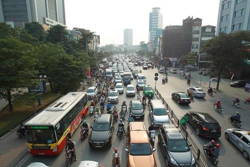 Thu phí xe cơ giới vào nội thành: Mũi tên trúng nhiều đích