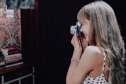 Quản lý của nhiều ngôi sao Thái Lan hết lời ca ngợi Lisa BlackPink