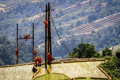 Những đột phá quan trọng trong việc tiếp nhận lưới điện hạ áp nông thôn