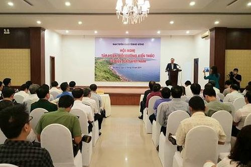 Bồi dưỡng kiến thức biển, đảo cho các nhà báo