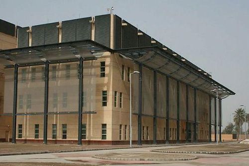 Tên lửa rơi gần Đại sứ quán Mỹ tại Iraq