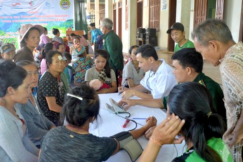 Ấm tình biên cương Việt - Lào