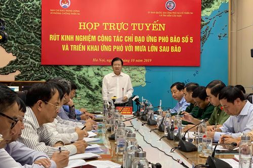 Đề phòng mưa lớn, bão mới xuất hiện miền Trung