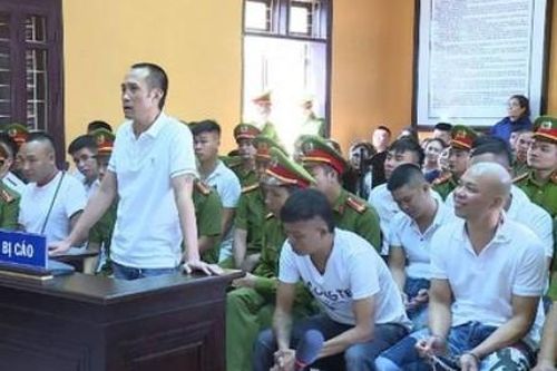 Hỗn chiến trên phố, Tuấn 'thần đèn' và đồng bọn lĩnh án