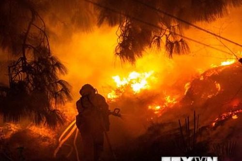 'Giặc lửa' tiếp tục hoành hành tại bang California của Mỹ
