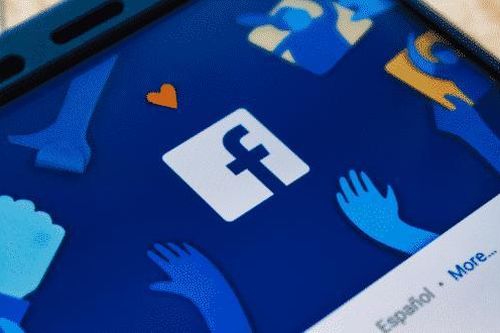 Facebook vẫn kiếm bộn tiền dù đang nằm trong 'bão' chỉ trích