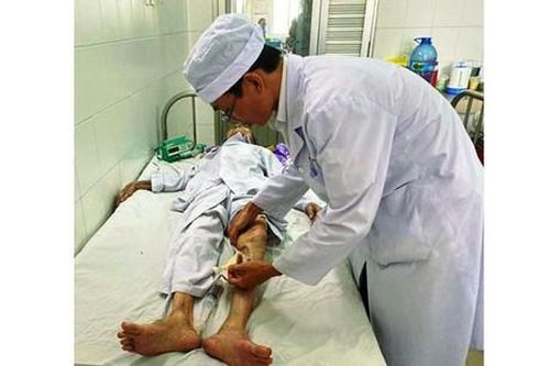 Phẫu thuật cấp cứu thành công cụ bà 104 tuổi
