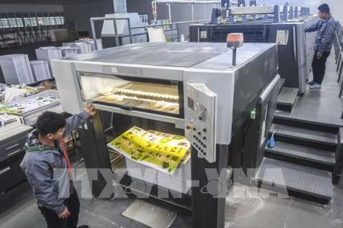 Hoạt động chế tạo của Trung Quốc giảm tháng thứ sáu liên tiếp