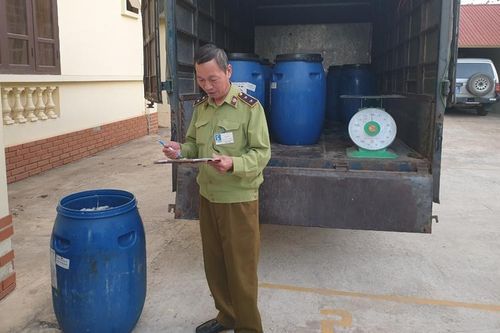 Lạng Sơn: Thu giữ 800kg lòng lợn tươi ướp lạnh không đảm bảo điều kiện vệ sinh thú y