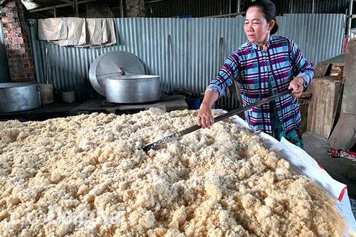 Giữ hương cho rượu Bến Gỗ