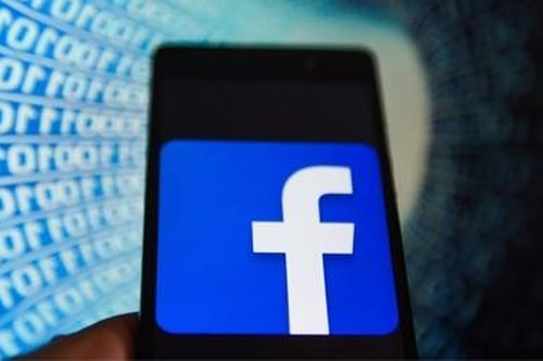 Facebook nhận thêm án phạt