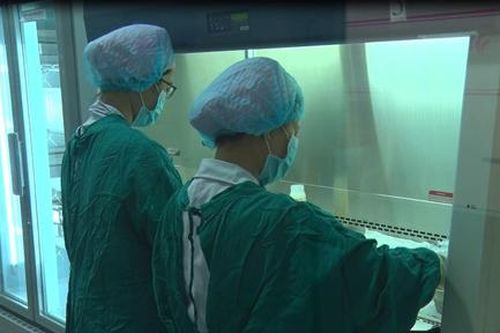 Bệnh viện Từ Dũ được tặng 100 triệu đồng để duy trì 'Ngân hàng sữa mẹ'