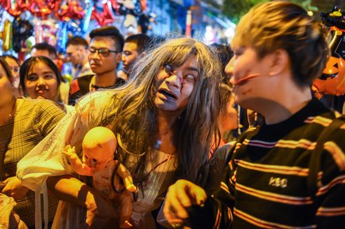 'Ma quỷ' xuất hiện ngập thủ đô đêm Halloween