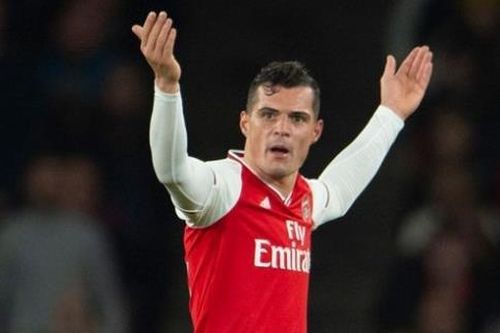 Xhaka phản ứng vì bị CĐV Arsenal đòi bẻ chân